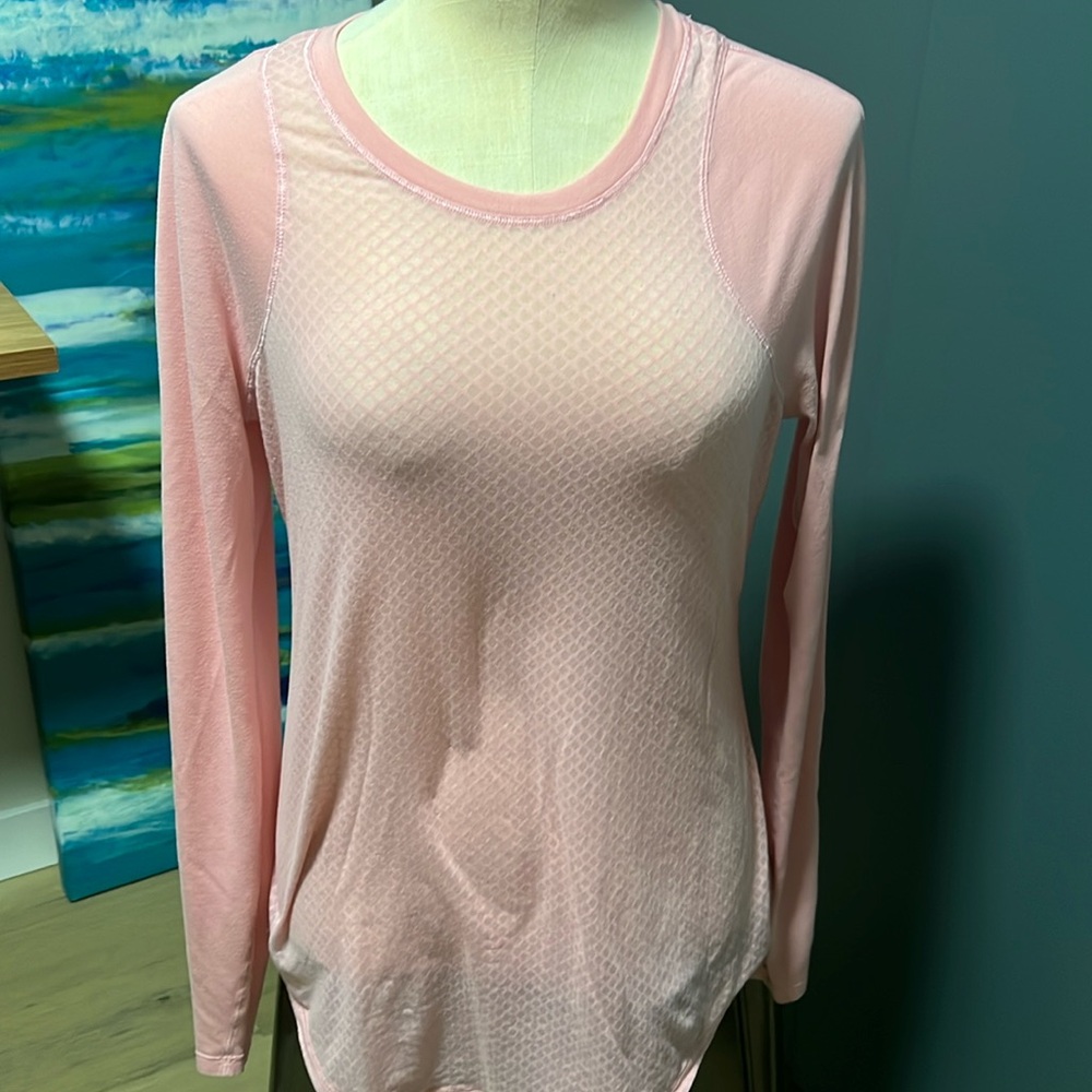 Lululemon Long sleeve Mesh Swifty Size 8